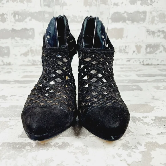 NEW Nine West Black Suede Laser Cut Back Zip High Heeled Booties F725 - Picture 3 of 12